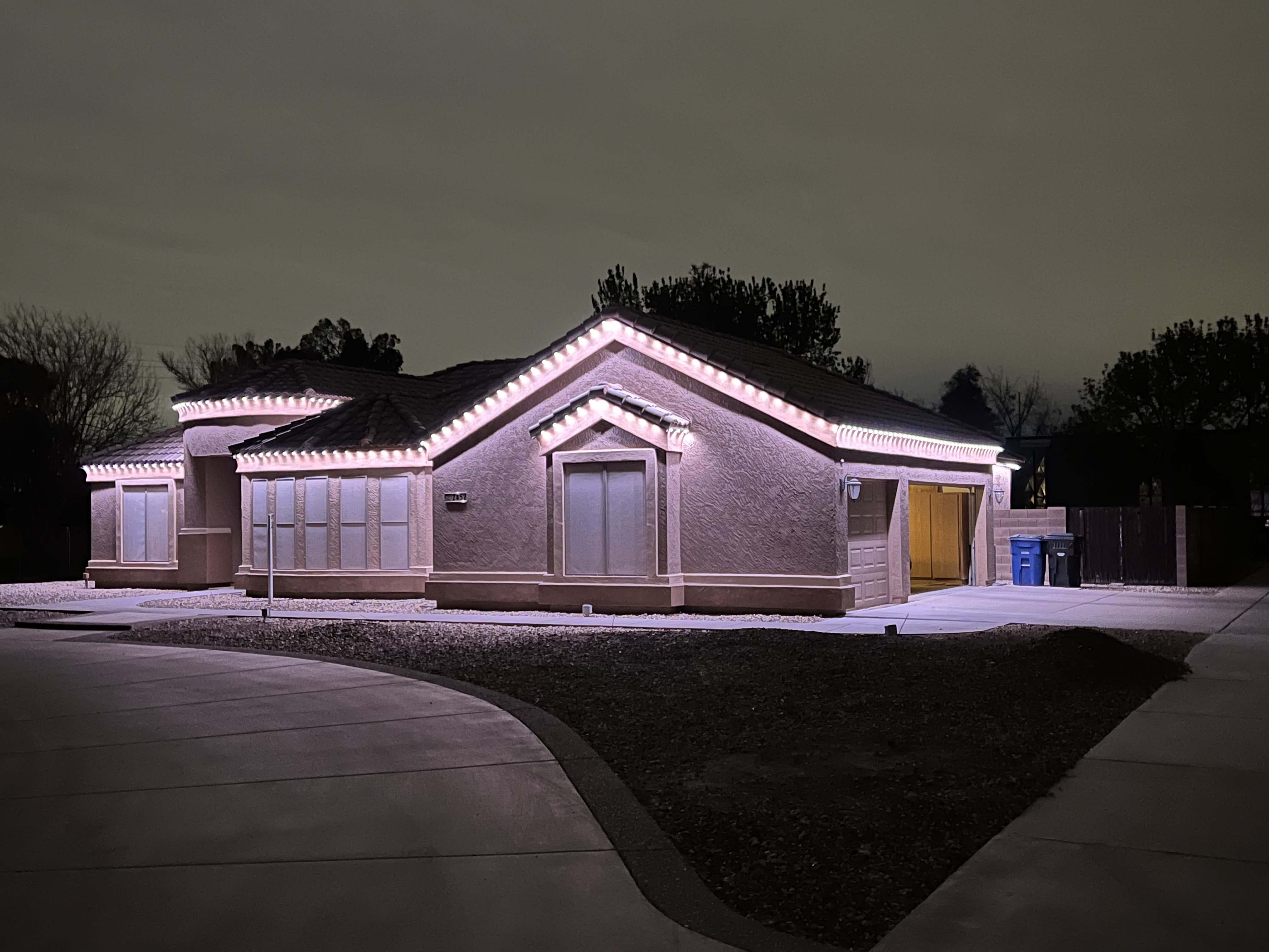 Discreet from the street